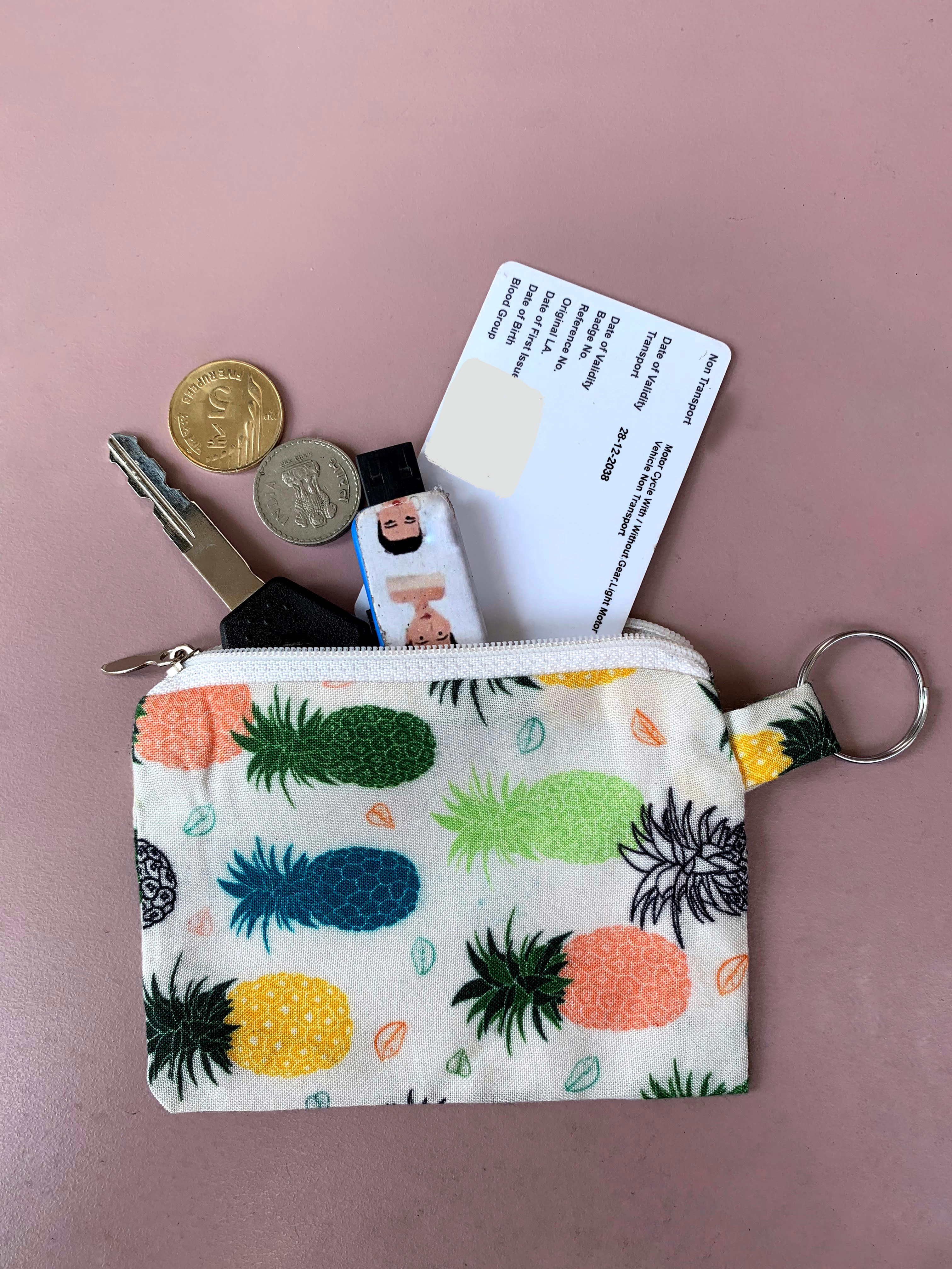 Pineapple pocket pouch